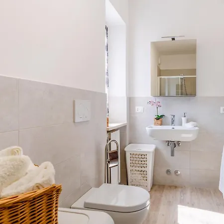 Italian Experience- Apartment *
